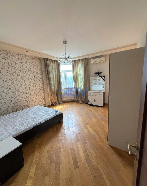 Kirayə (aylıq) 3 otaqlı Yeni Tikili  160m², Bakı