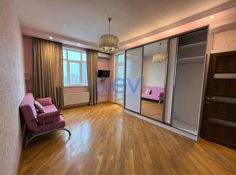 Kirayə (aylıq) 3 otaqlı Yeni Tikili  160m², Bakı