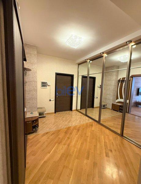 Kirayə (aylıq) 3 otaqlı Yeni Tikili  160m², Bakı