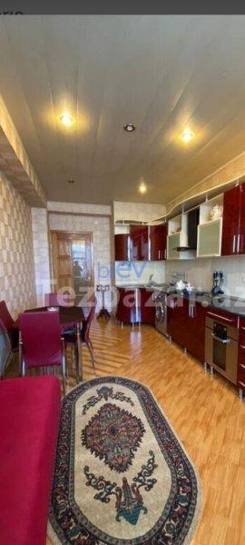 Kirayə (aylıq) 3 otaqlı Yeni Tikili  150m², Bakı