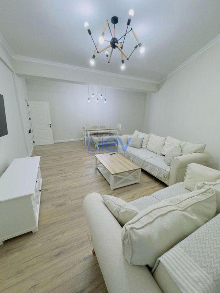 Kirayə (aylıq) 3 otaqlı Yeni Tikili  130m², Bakı