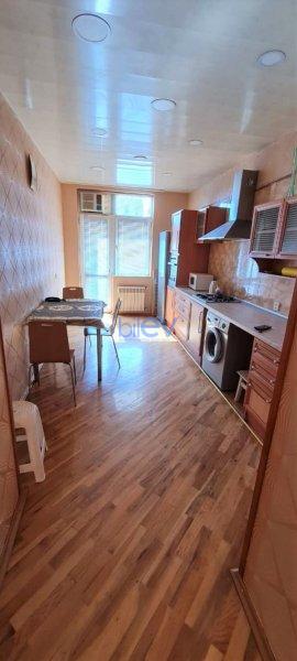 Aylıq Kirayə 3 otaqlı Köhnə Tikili bina evi  95m², Bakı