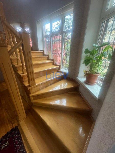 Satılır 10 otaqlı Həyət evi  218m², Bakı