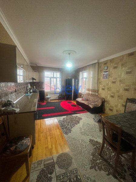 Satılır 10 otaqlı Həyət evi  218m², Bakı
