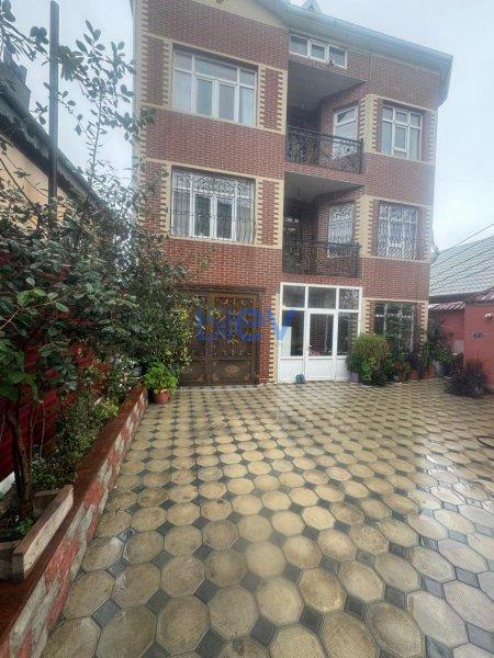 Satılır 10 otaqlı Həyət evi  218m², Bakı