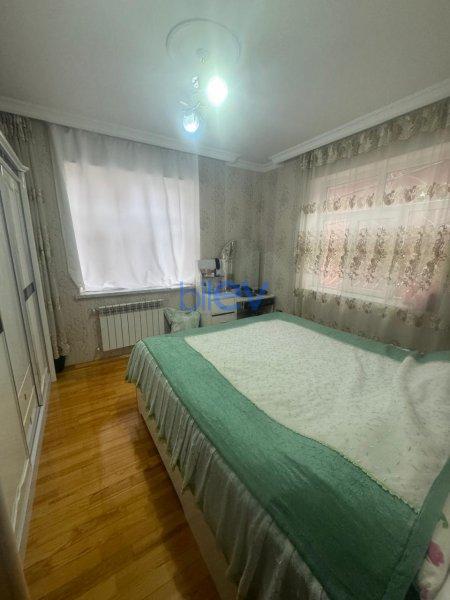 Satılır 10 otaqlı Həyət evi  218m², Bakı