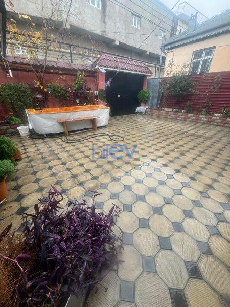 Satılır 10 otaqlı Həyət evi  218m², Bakı