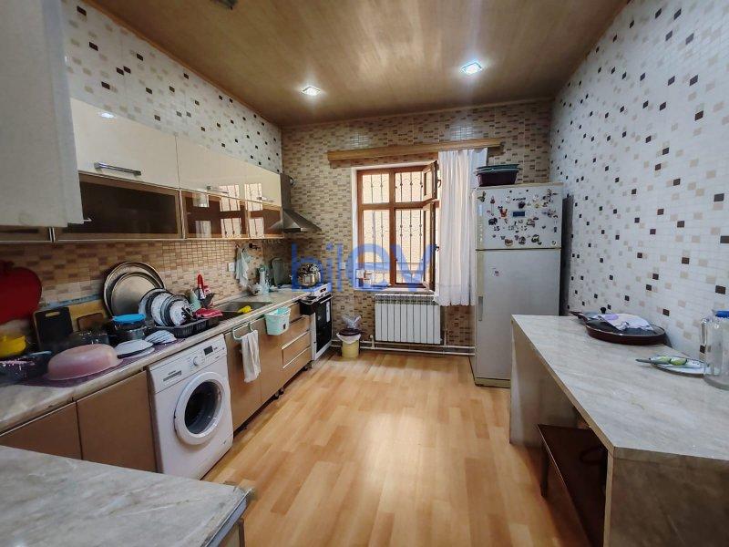 Satılır 7 otaqlı Həyət evi  210m², Bakı