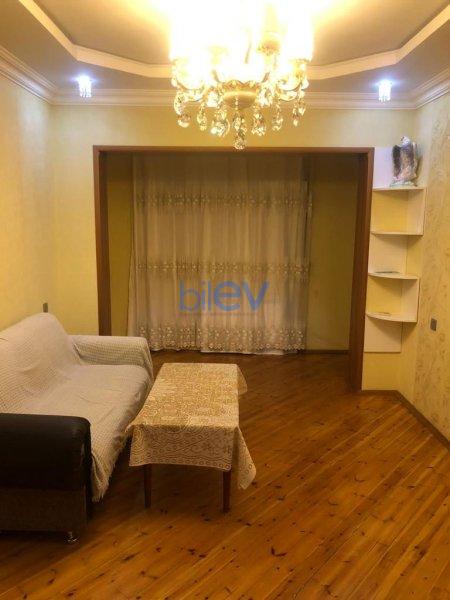 Aylıq Kirayə 2 otaqlı Köhnə Tikili bina evi  74m², Bakı