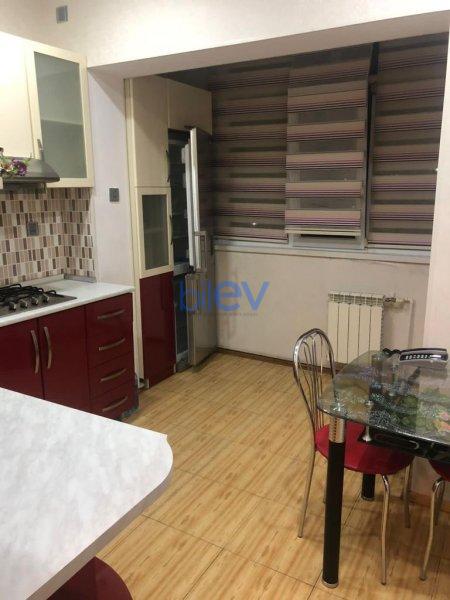 Aylıq Kirayə 2 otaqlı Köhnə Tikili bina evi  74m², Bakı