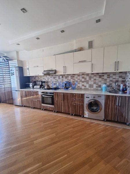 Satılır 2 otaqlı Yeni Tikili  93m², Bakı