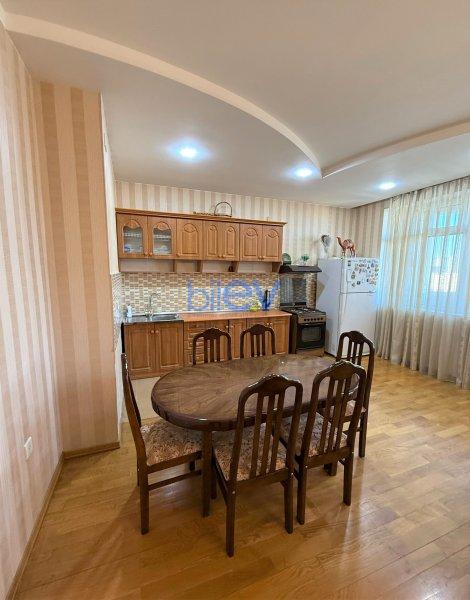 Kirayə (aylıq) 4 otaqlı Yeni Tikili  160m², Bakı