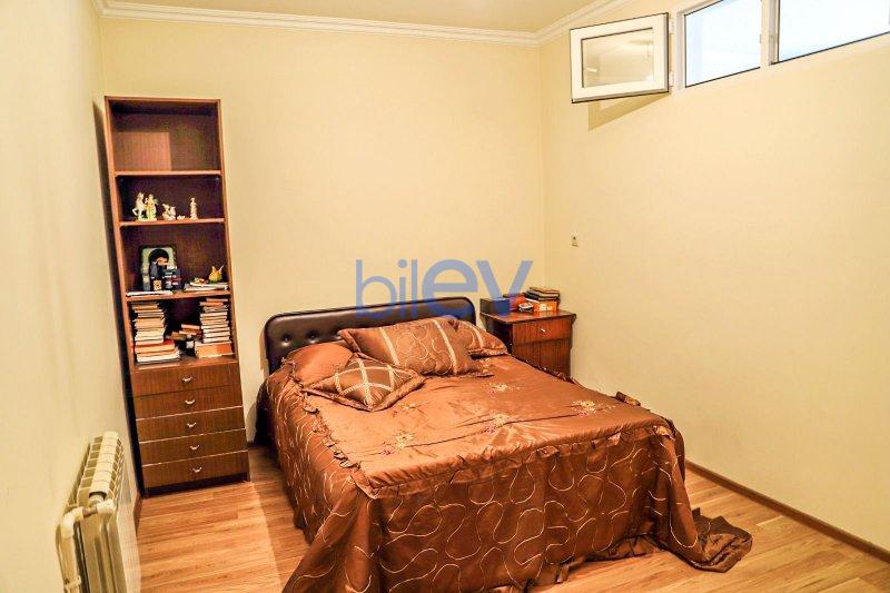 Satılır 5 otaqlı Həyət evi  180m², Bakı