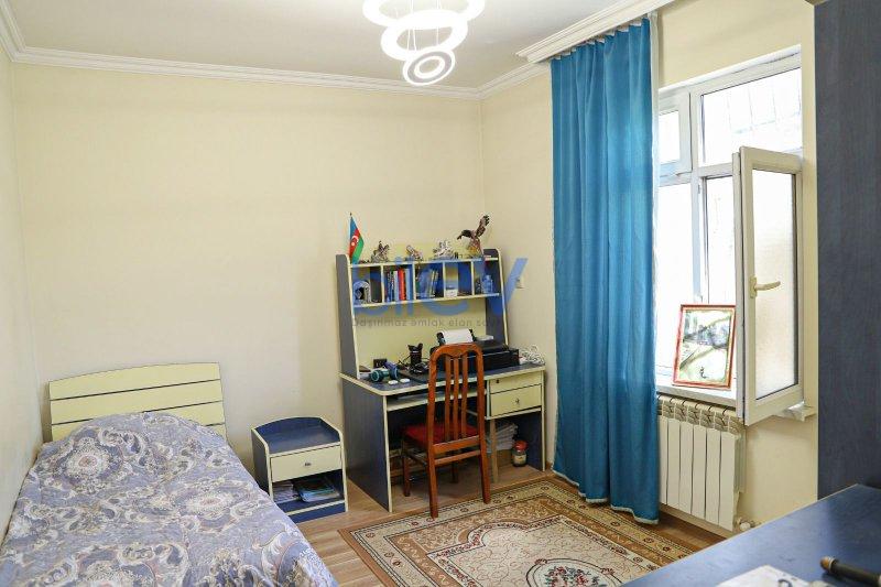 Satılır 5 otaqlı Həyət evi  180m², Bakı