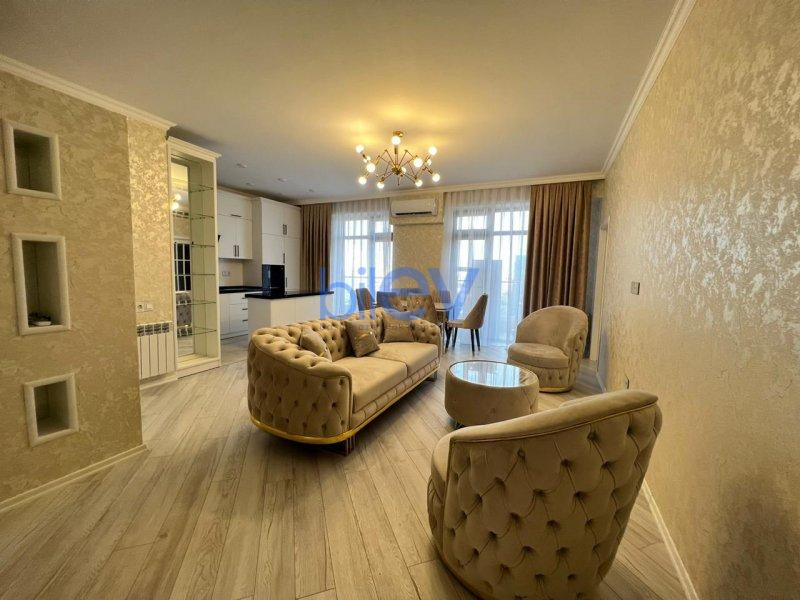 Kirayə (aylıq) 3 otaqlı Yeni Tikili  110m², Bakı