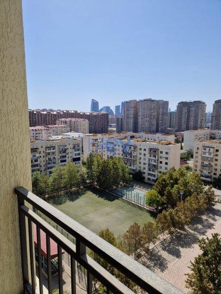 Satılır 4 otaqlı Yeni Tikili  181m², Bakı