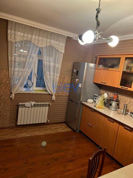 Satılır 7 otaqlı Həyət evi  200m², Bakı