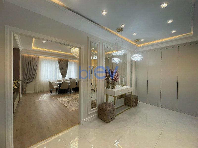 Satılır 3 otaqlı Yeni Tikili  140m², Bakı