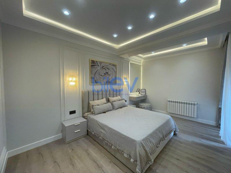Satılır 3 otaqlı Yeni Tikili  140m², Bakı