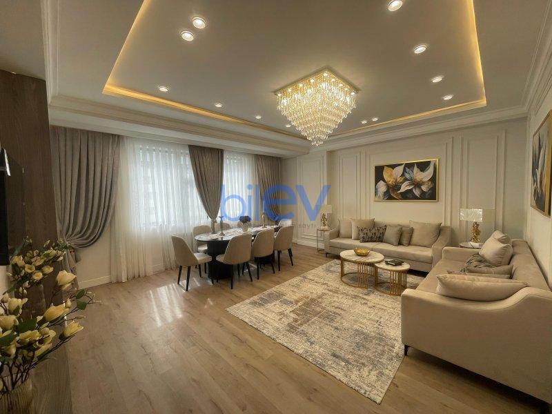 Satılır 3 otaqlı Yeni Tikili  140m², Bakı
