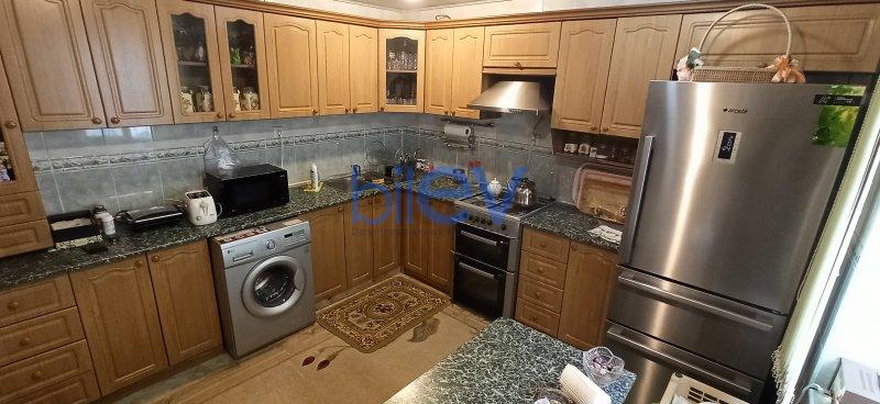 Satılır 8 otaqlı Həyət evi  215m², Bakı