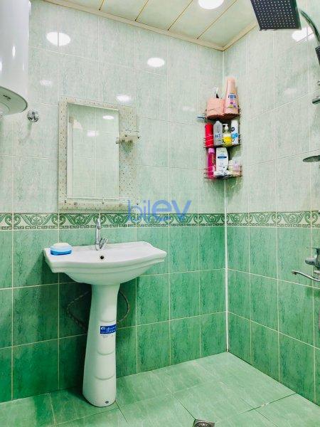 Satılır 4 otaqlı Köhnə Tikili  90m², Bakı