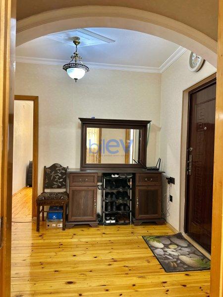 Satılır 4 otaqlı Köhnə Tikili  90m², Bakı