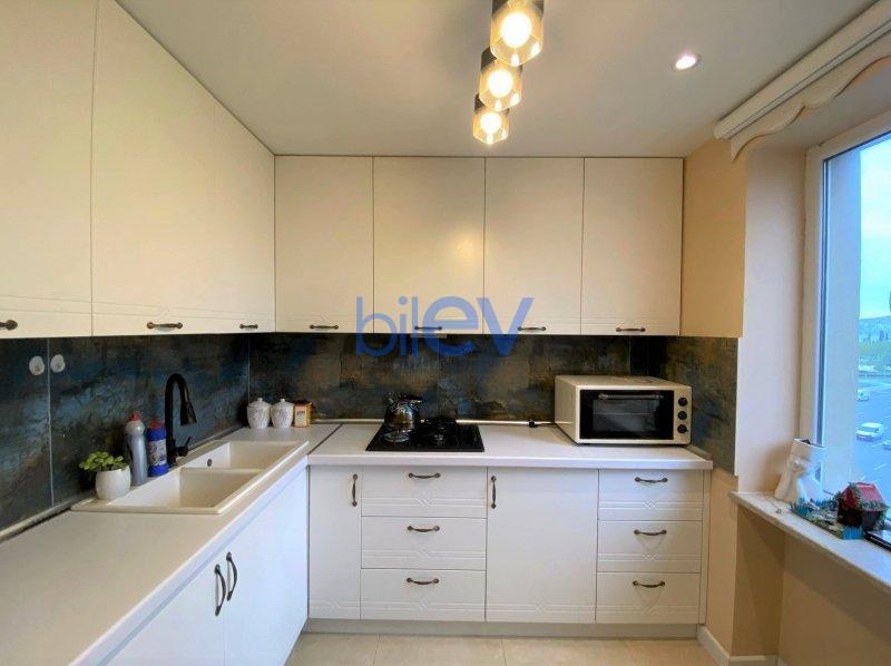 Kirayə (aylıq) 3 otaqlı Köhnə Tikili  122m², Bakı