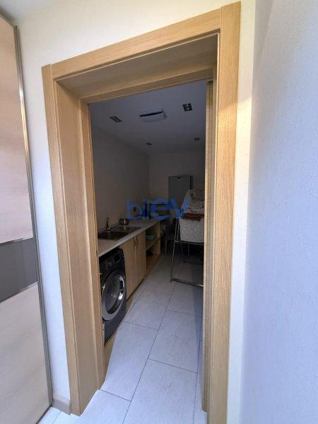 Aylıq Kirayə 3 otaqlı Yeni Tikili bina evi  160m², Bakı