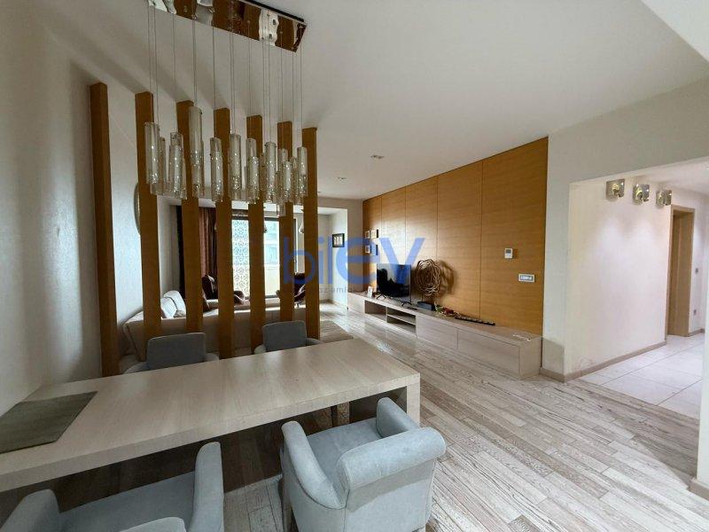 Aylıq Kirayə 3 otaqlı Yeni Tikili bina evi  160m², Bakı