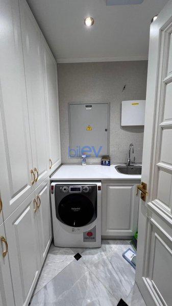 Aylıq Kirayə 3 otaqlı Yeni Tikili bina evi  160m², Bakı