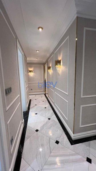 Aylıq Kirayə 3 otaqlı Yeni Tikili bina evi  160m², Bakı