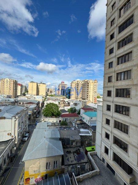 Satılır 3 otaqlı Yeni Tikili  185m², Bakı