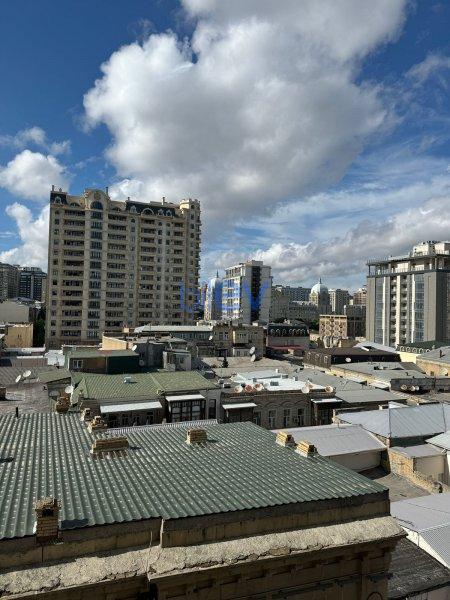 Satılır 3 otaqlı Yeni Tikili  185m², Bakı