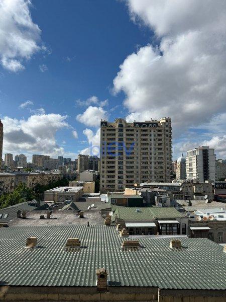 Satılır 3 otaqlı Yeni Tikili  185m², Bakı