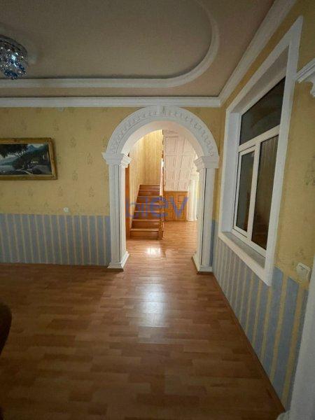 Satış 8 otaqlı Həyət evi  300m², Şəki