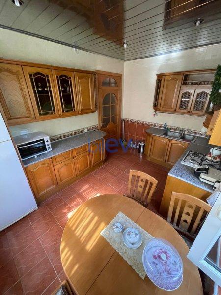 Satış 8 otaqlı Həyət evi  300m², Şəki