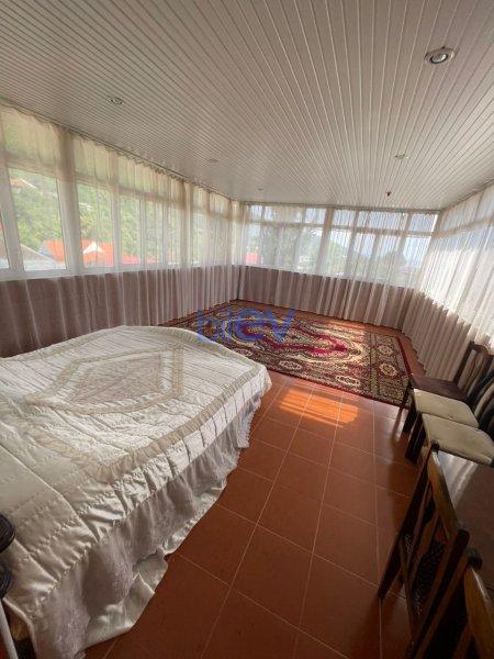 Satış 8 otaqlı Həyət evi  300m², Şəki