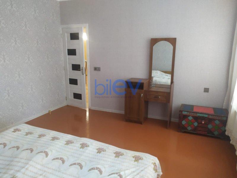 Satılır 8 otaqlı Həyət evi  200m², Bakı