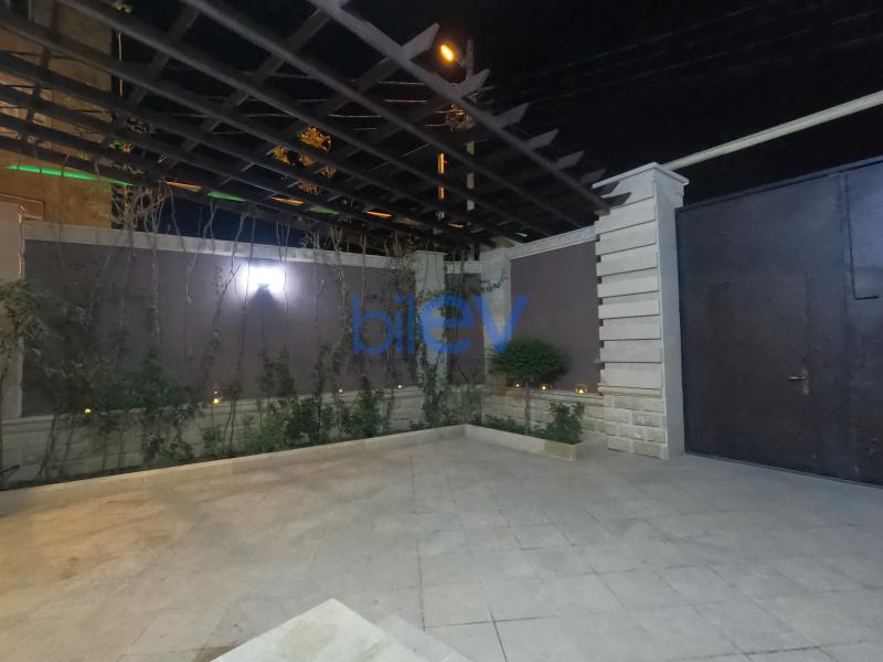 Satılır 5 otaqlı Həyət evi  180m², Bakı