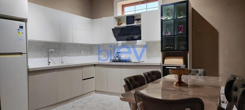 Satılır 5 otaqlı Həyət evi  180m², Bakı