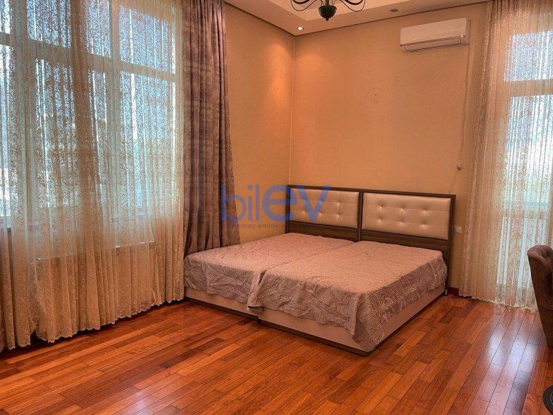 Kirayə (aylıq) 3 otaqlı Yeni Tikili  160m², Bakı