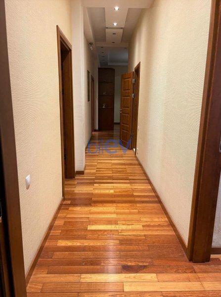 Kirayə (aylıq) 3 otaqlı Yeni Tikili  160m², Bakı