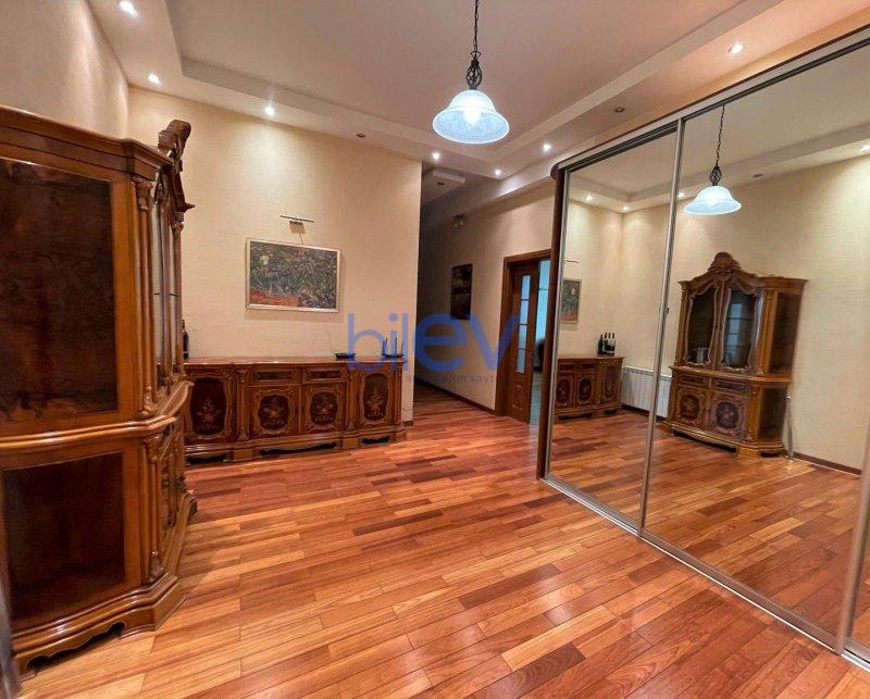 Kirayə (aylıq) 3 otaqlı Yeni Tikili  160m², Bakı