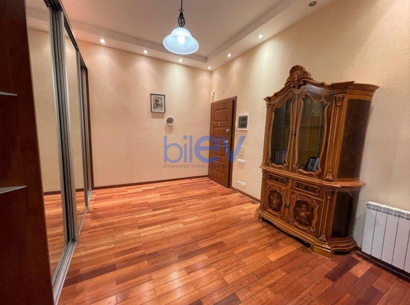 Kirayə (aylıq) 3 otaqlı Yeni Tikili  160m², Bakı