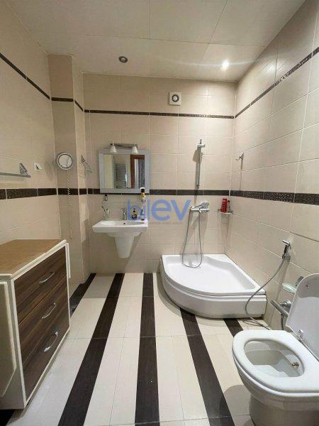 Kirayə (aylıq) 3 otaqlı Yeni Tikili  160m², Bakı