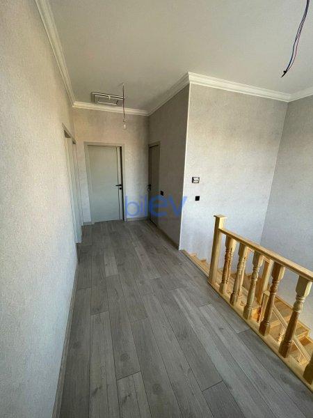 Satılır 4 otaqlı Həyət evi  180m², Bakı