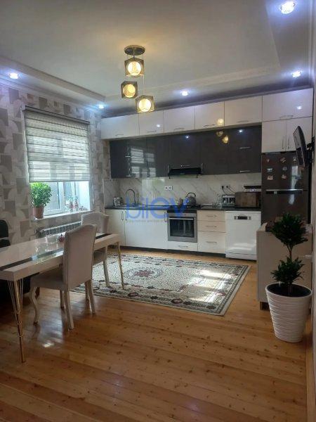 Satılır 4 otaqlı Həyət evi  170m², Bakı