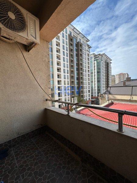 Kirayə (aylıq) 3 otaqlı Yeni Tikili  81m², Bakı