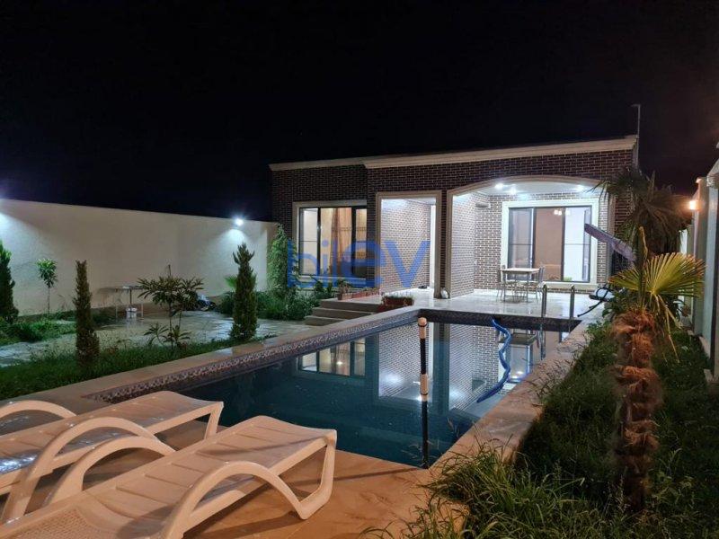 Günlük Kirayə 4 otaqlı Bağ evi  120m², Bakı